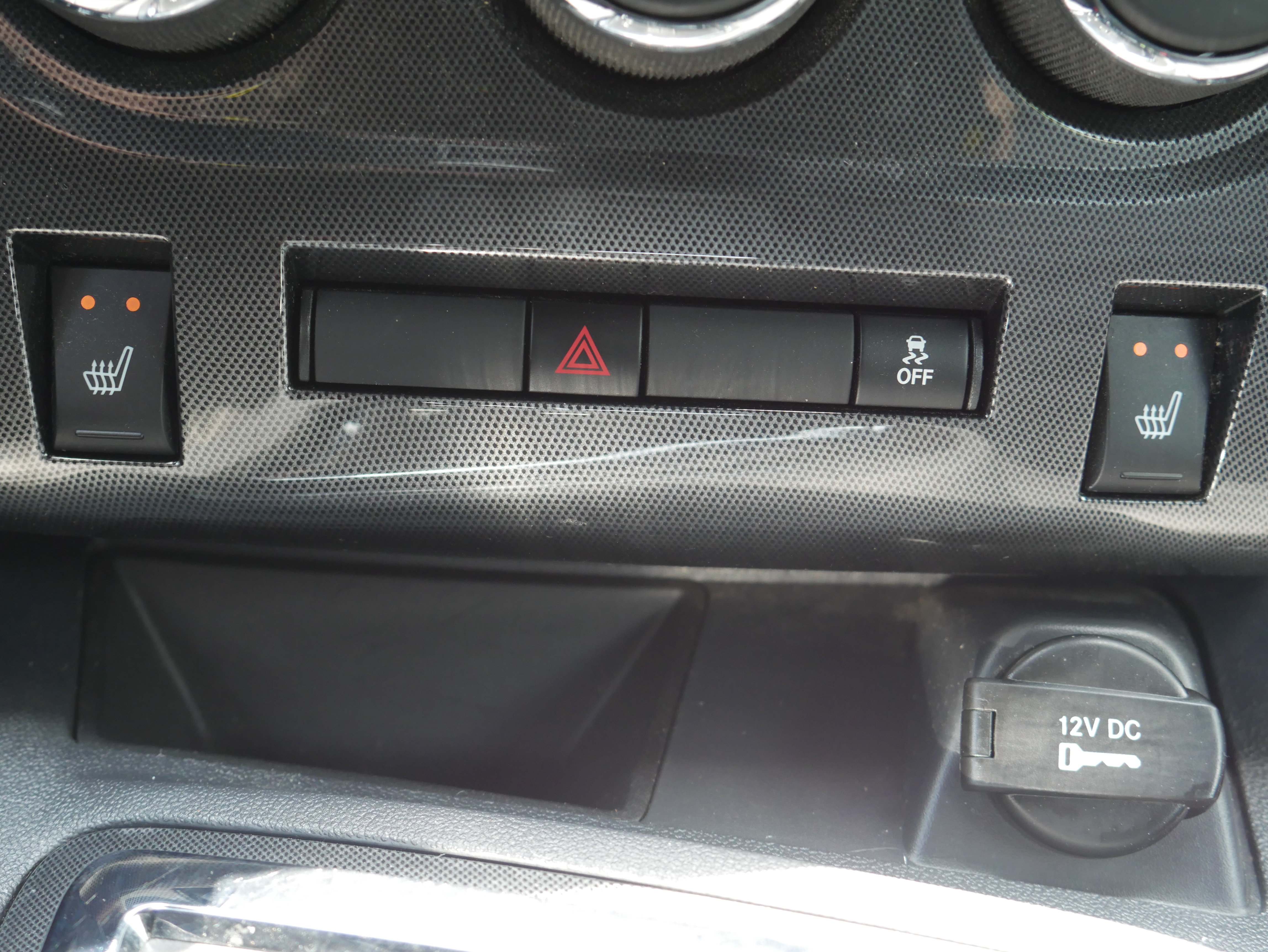 Used 2011 Dodge Challenger RWD image 19