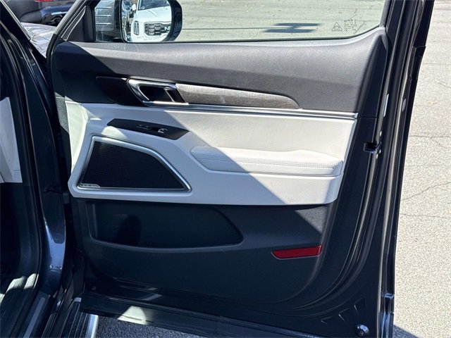 Used 2021 Kia Telluride SX w/ SX Prestige Package image 8