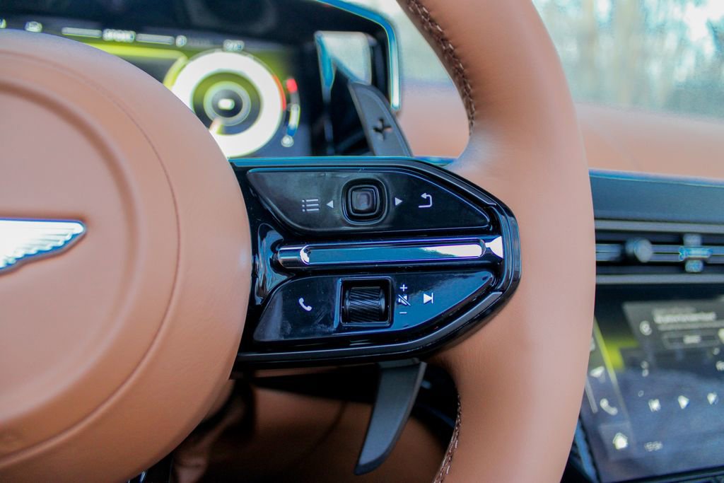 New 2026 Aston Martin V8 Vantage Roadster image 15