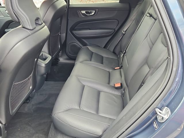 Used 2024 Volvo XC60 B5 Plus image 13