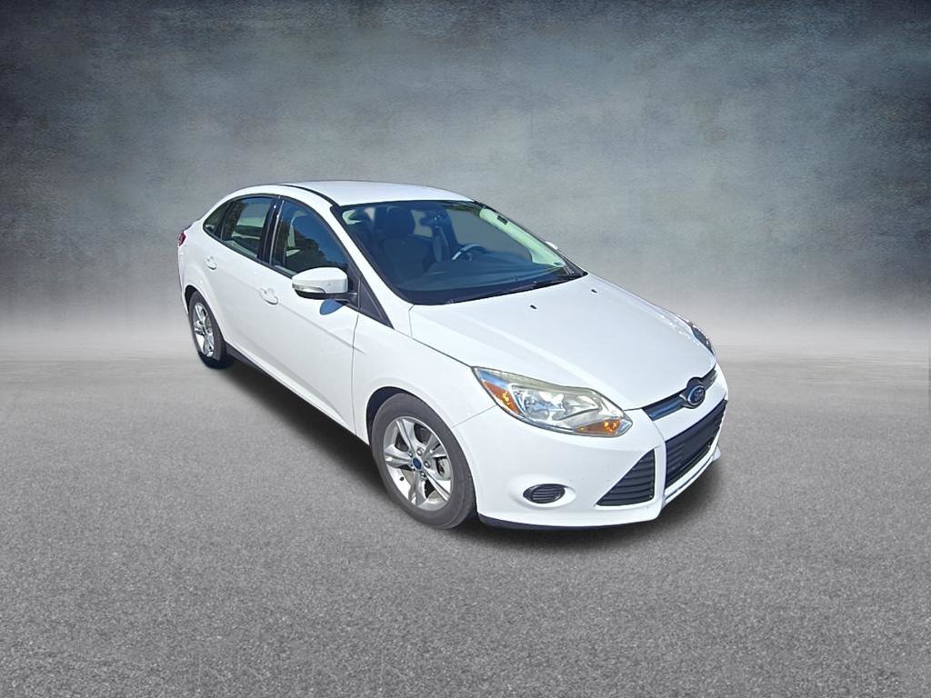 Used 2014 Ford Focus SE FWD image 2