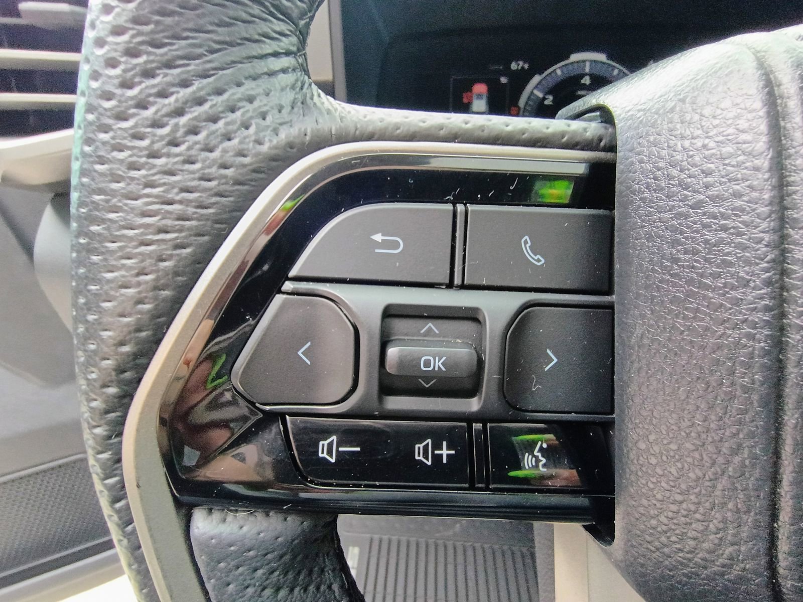 Used 2024 Toyota Sequoia SR5 w/ SR5 Premium Package image 18