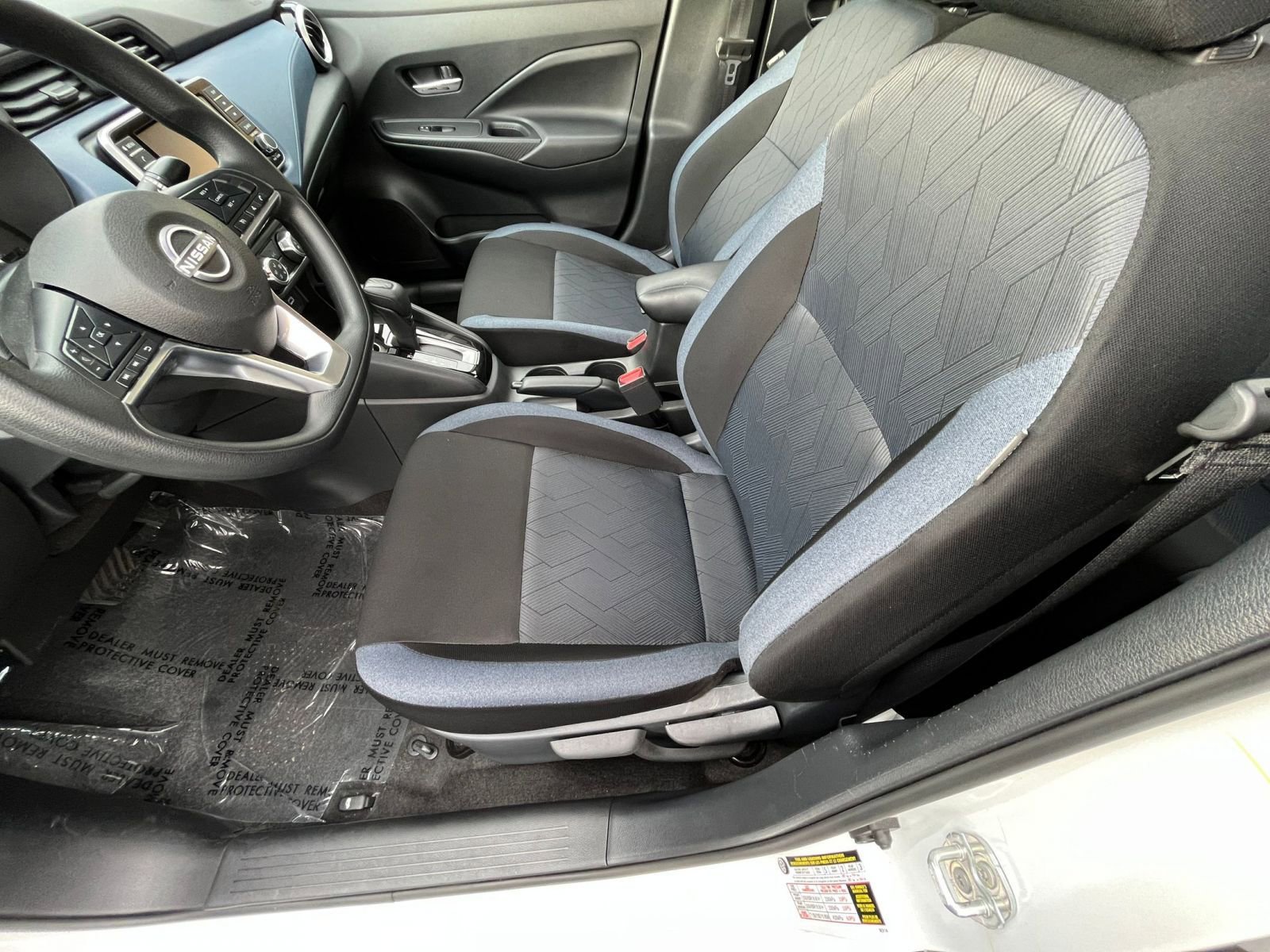 Used 2025 Nissan Versa SV image 27