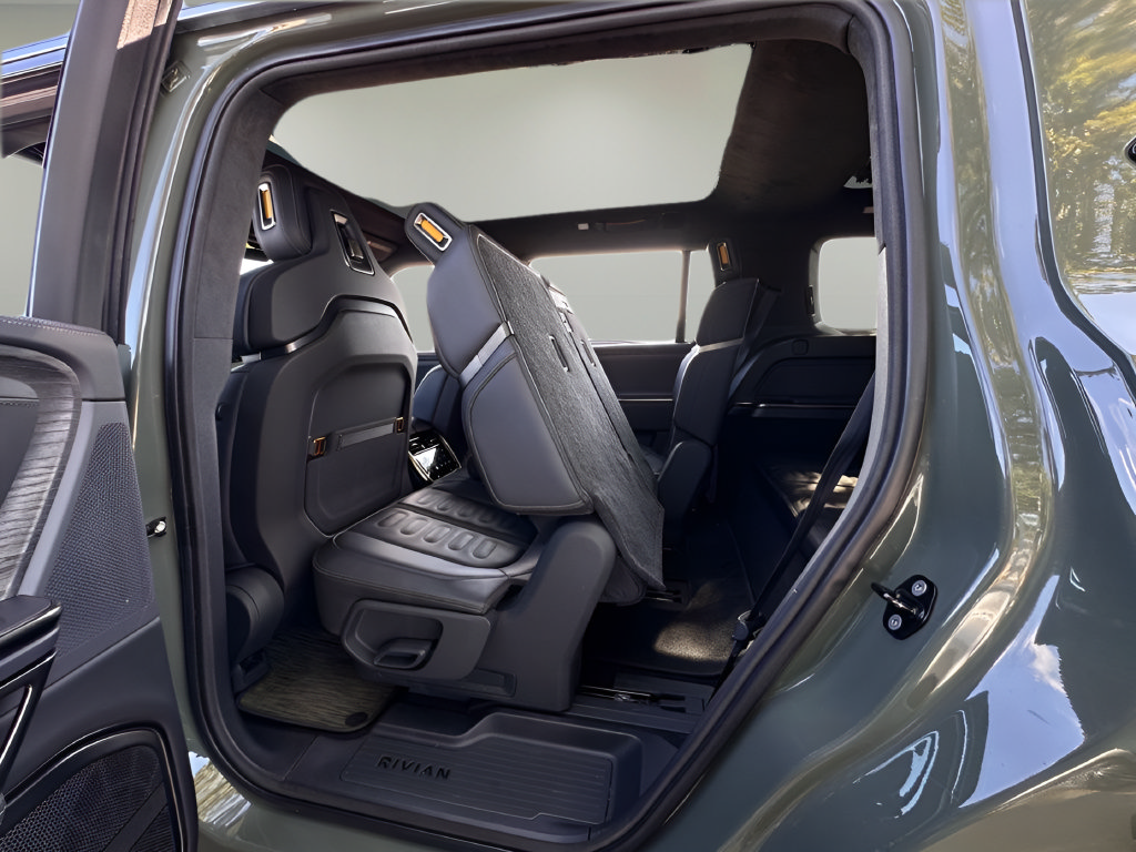 Used 2022 Rivian R1S Launch Edition Quad AWD/4WD image 18