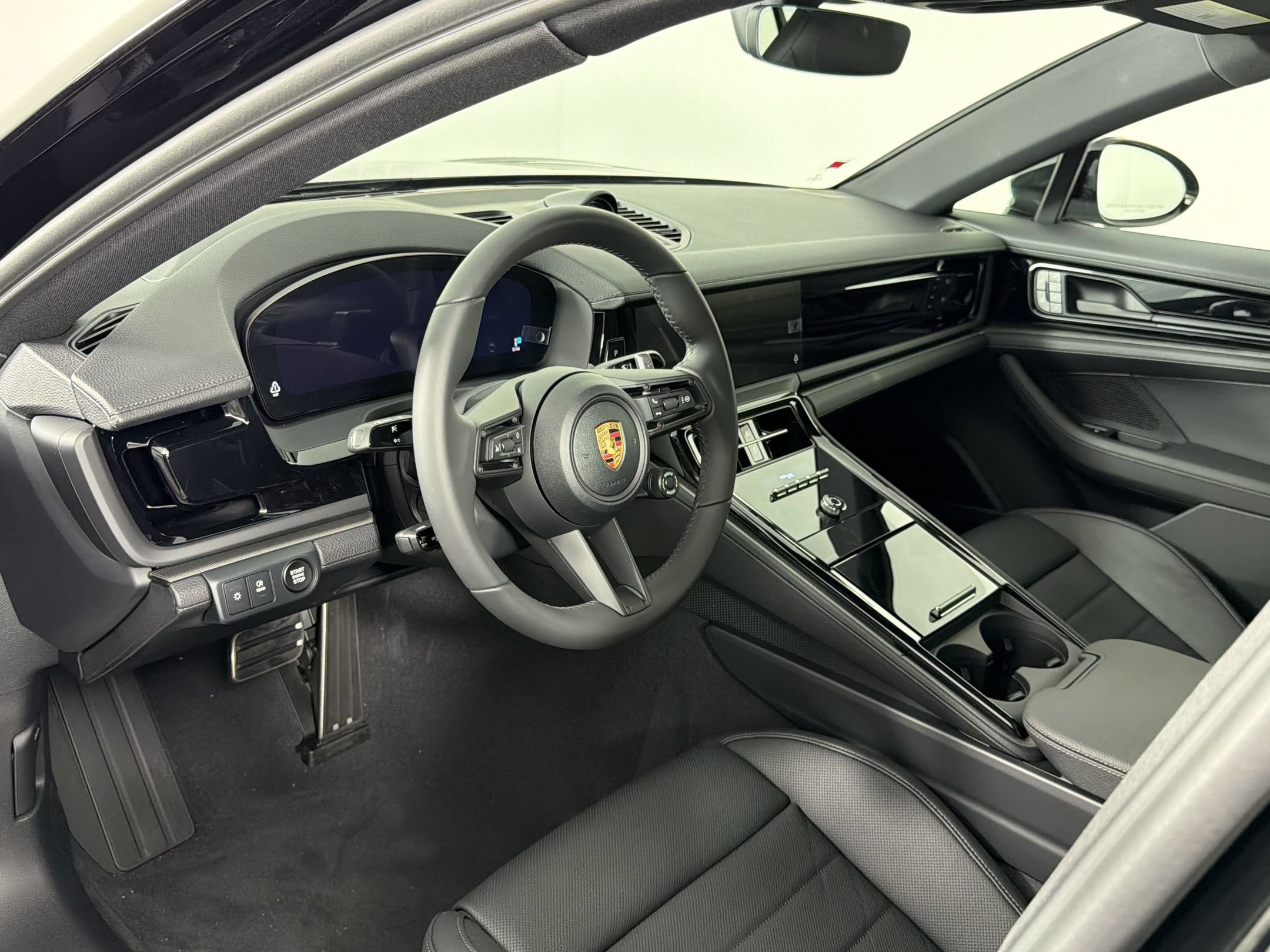 New 2026 Porsche Panamera image 4