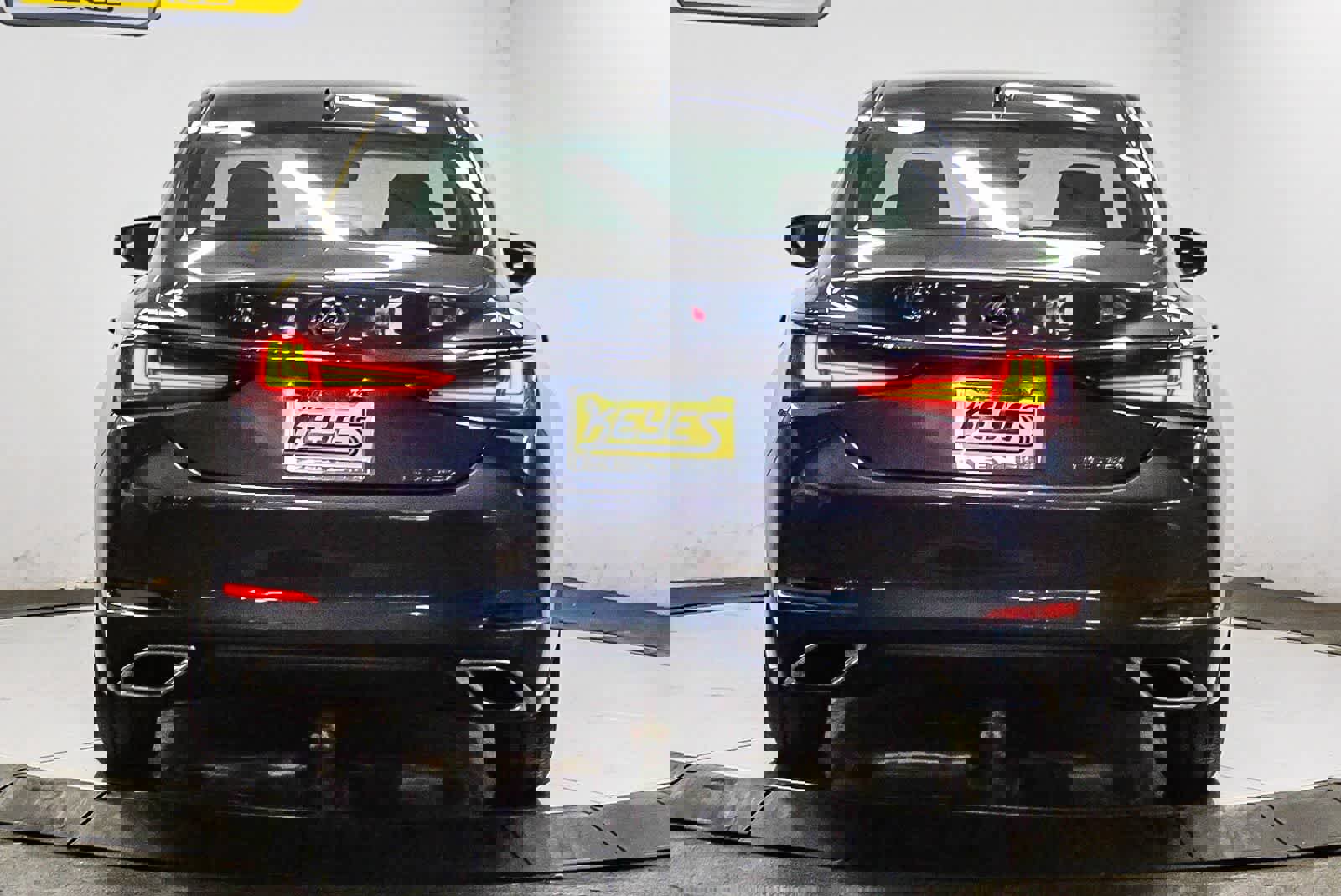 Used 2025 Lexus ES 350 image 3