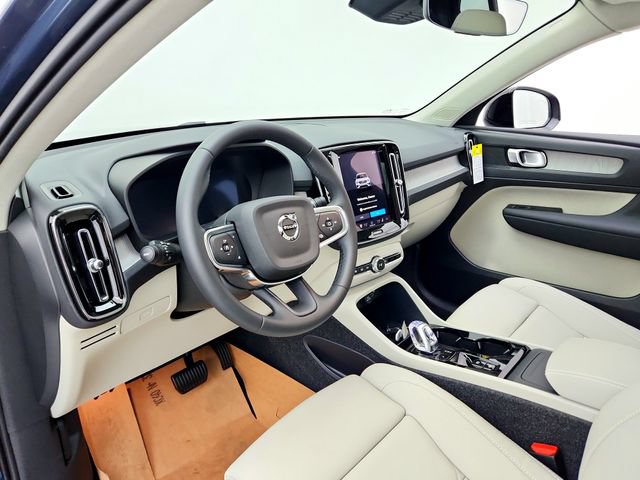 New 2026 Volvo XC40 B4 Plus w/ Climate Package FWD image 16