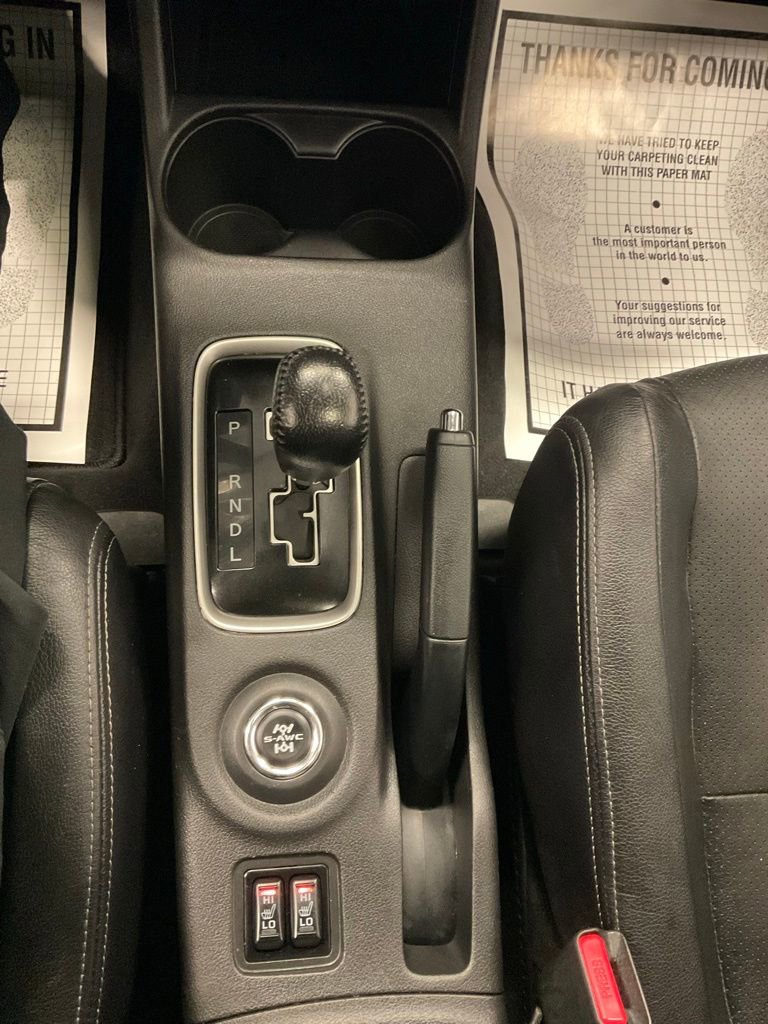 Used 2016 Mitsubishi Outlander GT AWD/4WD image 27