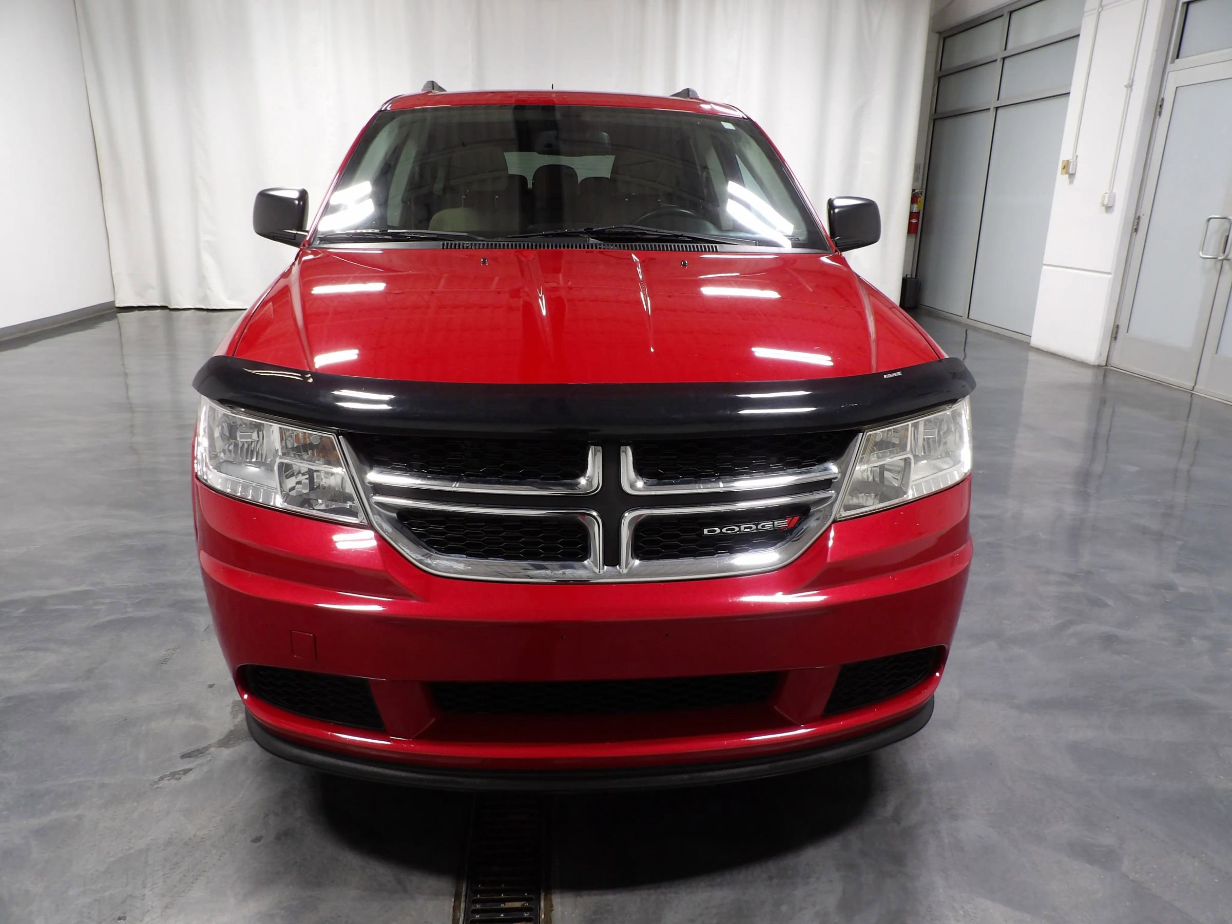 Used 2019 Dodge Journey SE FWD image 2