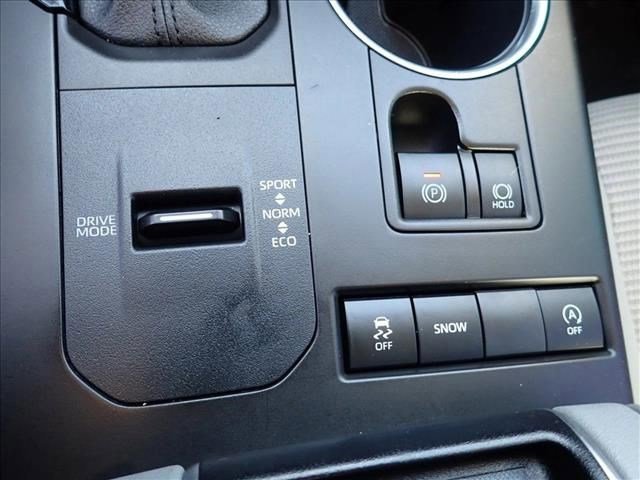 Used 2021 Toyota Highlander L image 17