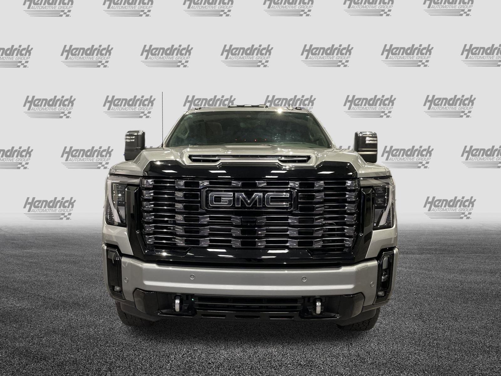 Used 2025 GMC Sierra 2500 Denali Ultimate image 3