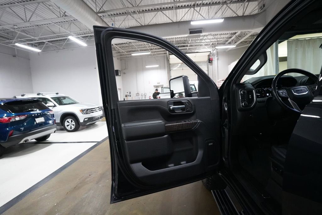 Used 2021 GMC Sierra 3500 Denali w/ Denali Ultimate Package image 27