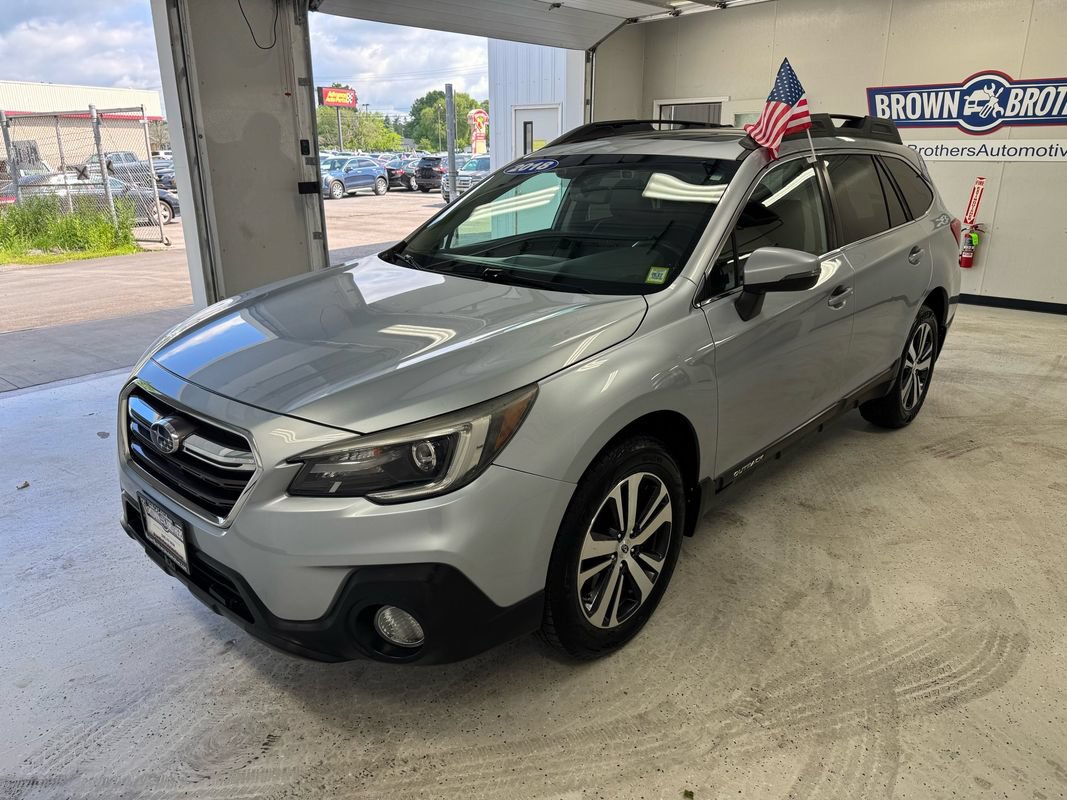 Used 2018 Subaru Outback 3.6R Limited AWD/4WD image 3