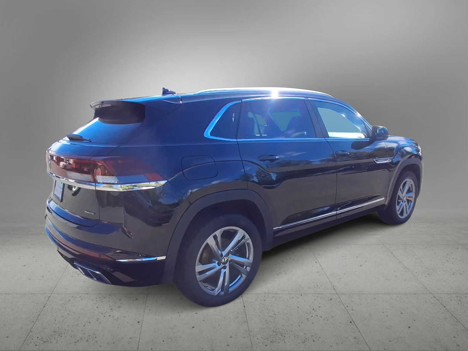 Used 2024 Volkswagen Atlas Cross Sport SEL R-Line AWD/4WD image 8