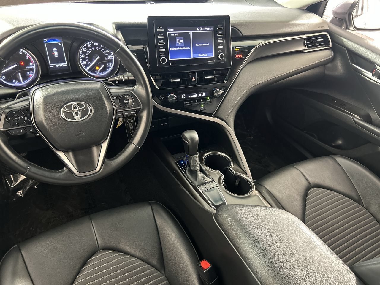 Used 2024 Toyota Camry SE FWD image 23