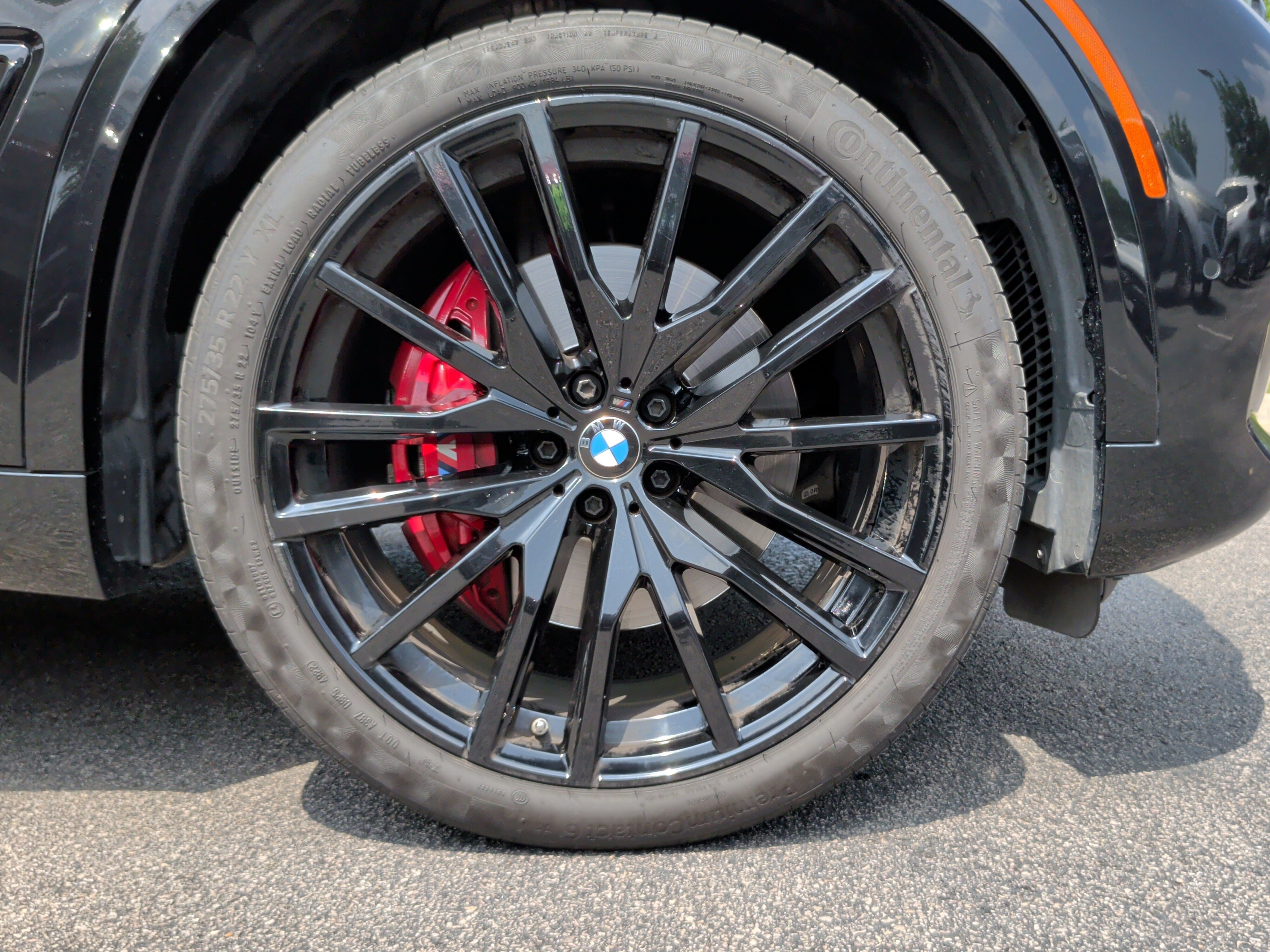 Used 2022 BMW X5 xDrive40i w/ M Sport Package AWD/4WD image 14