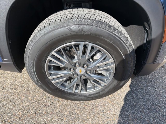 Used 2024 Chevrolet Traverse LT image 5