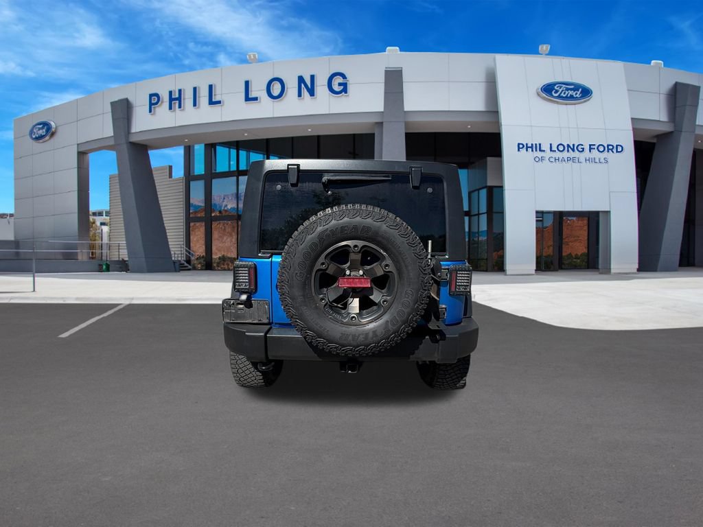 Used 2016 Jeep Wrangler Unlimited Rubicon w/ Connectivity Group AWD/4WD image 4