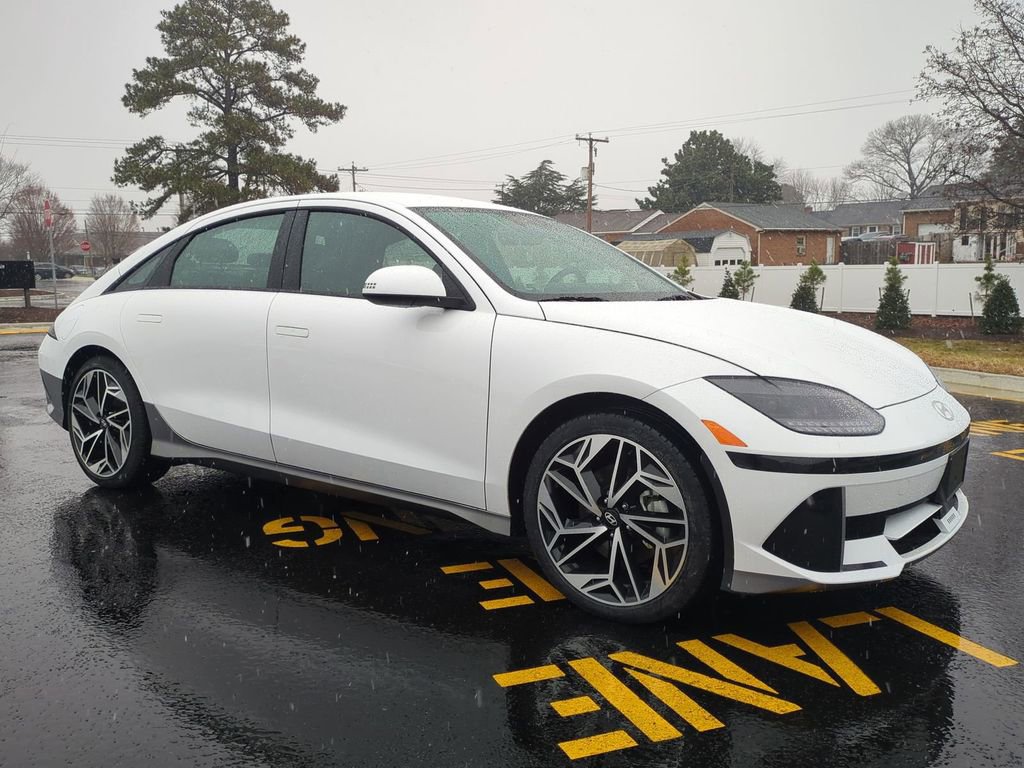 Used 2023 Hyundai Ioniq 6 SEL image 2