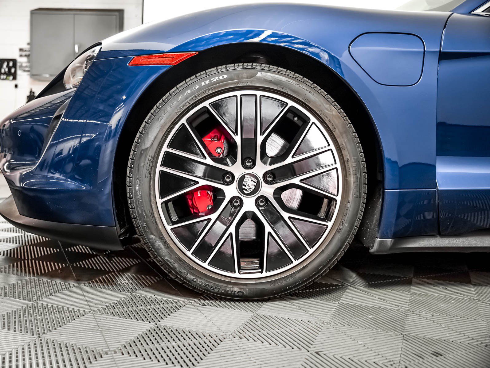 Certified 2023 Porsche Taycan 4S AWD/4WD image 13