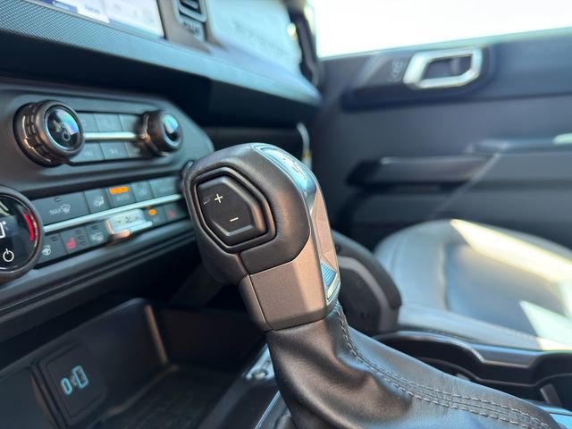 Used 2024 Ford Bronco Outer Banks image 32