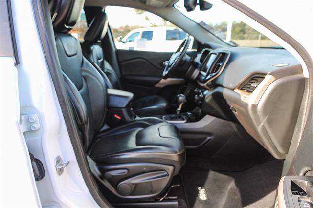 Used 2017 Jeep Cherokee Limited w/ Luxury Group image 16
