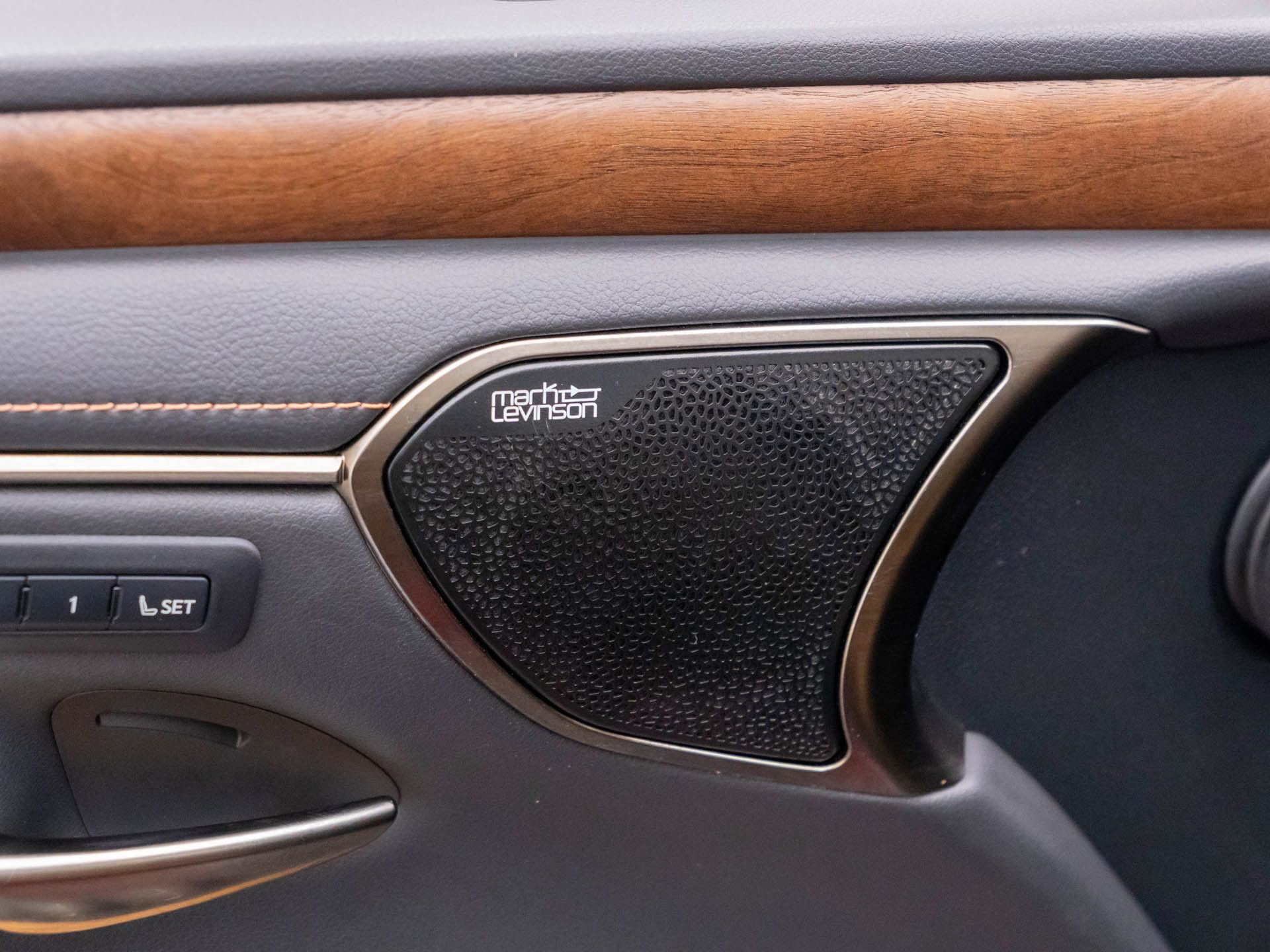 Used 2022 Lexus ES 350 Ultra Luxury w/ Accessory Package 2 image 15