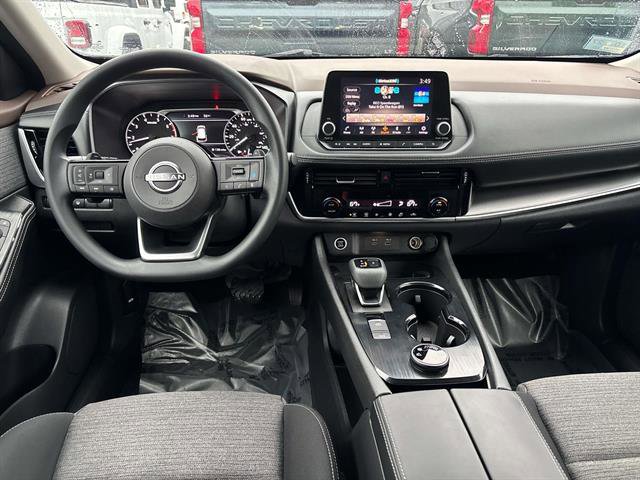 Used 2022 Nissan Rogue SV image 6