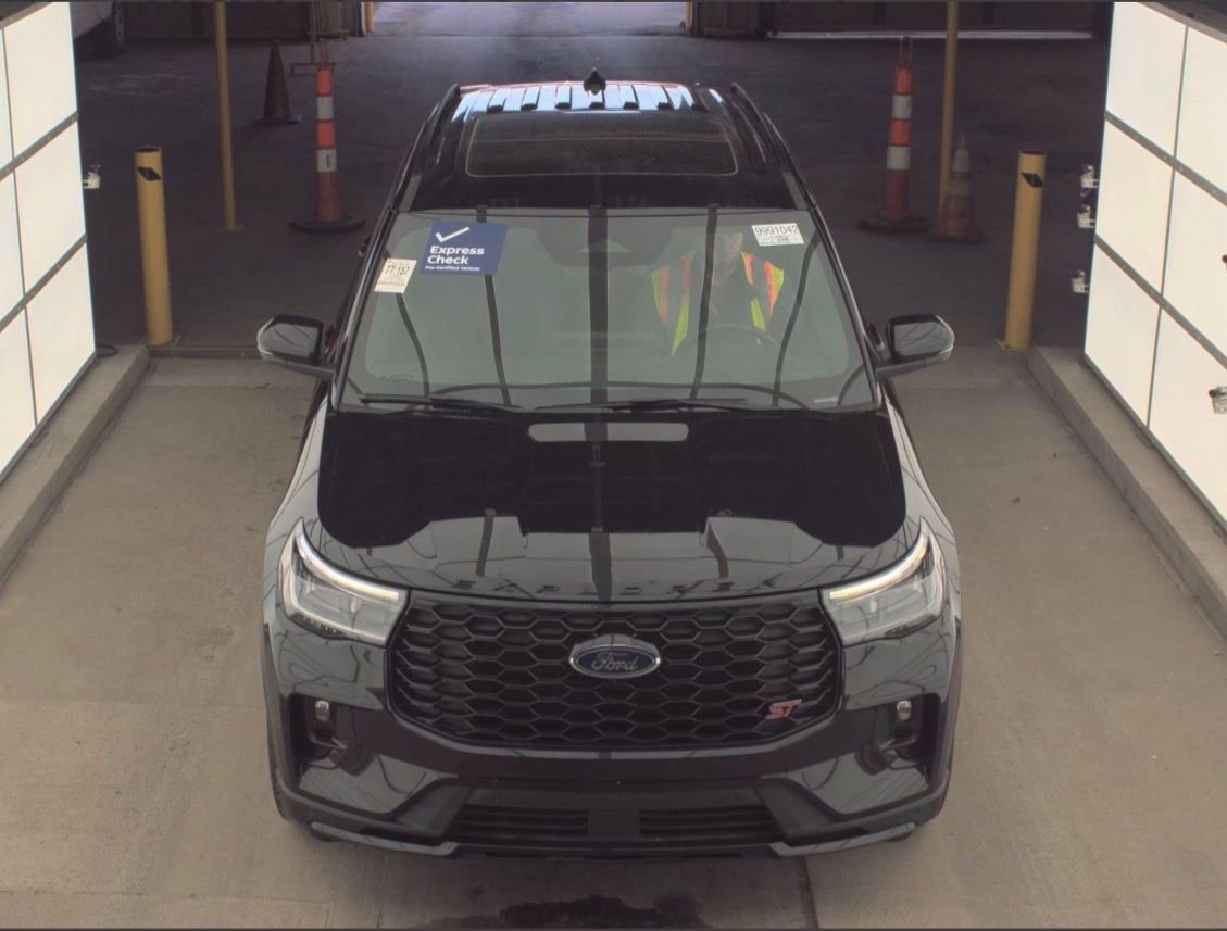 Used 2025 Ford Explorer ST image 19