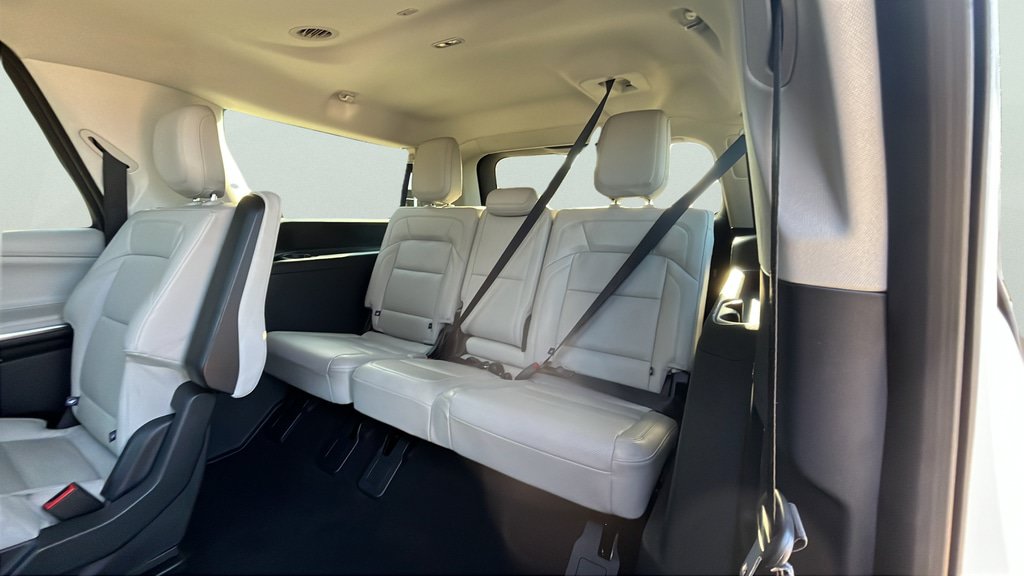 Used 2025 Lincoln Navigator L Reserve AWD/4WD image 17