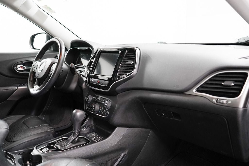 Used 2019 Jeep Cherokee Limited w/ Luxury Group AWD/4WD image 24
