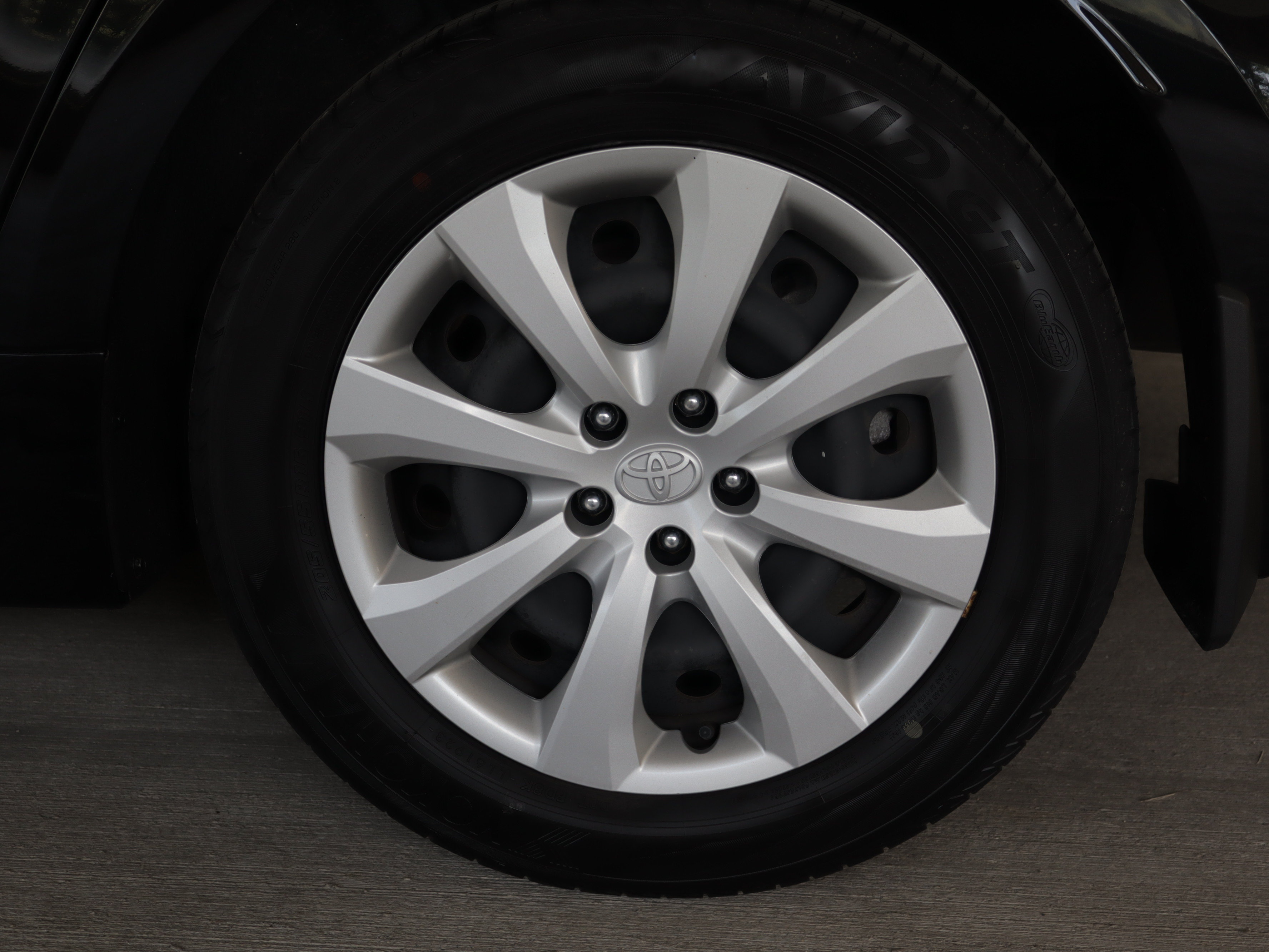 Used 2023 Toyota Corolla LE w/ Carpet Mat Package (TMS) FWD image 26
