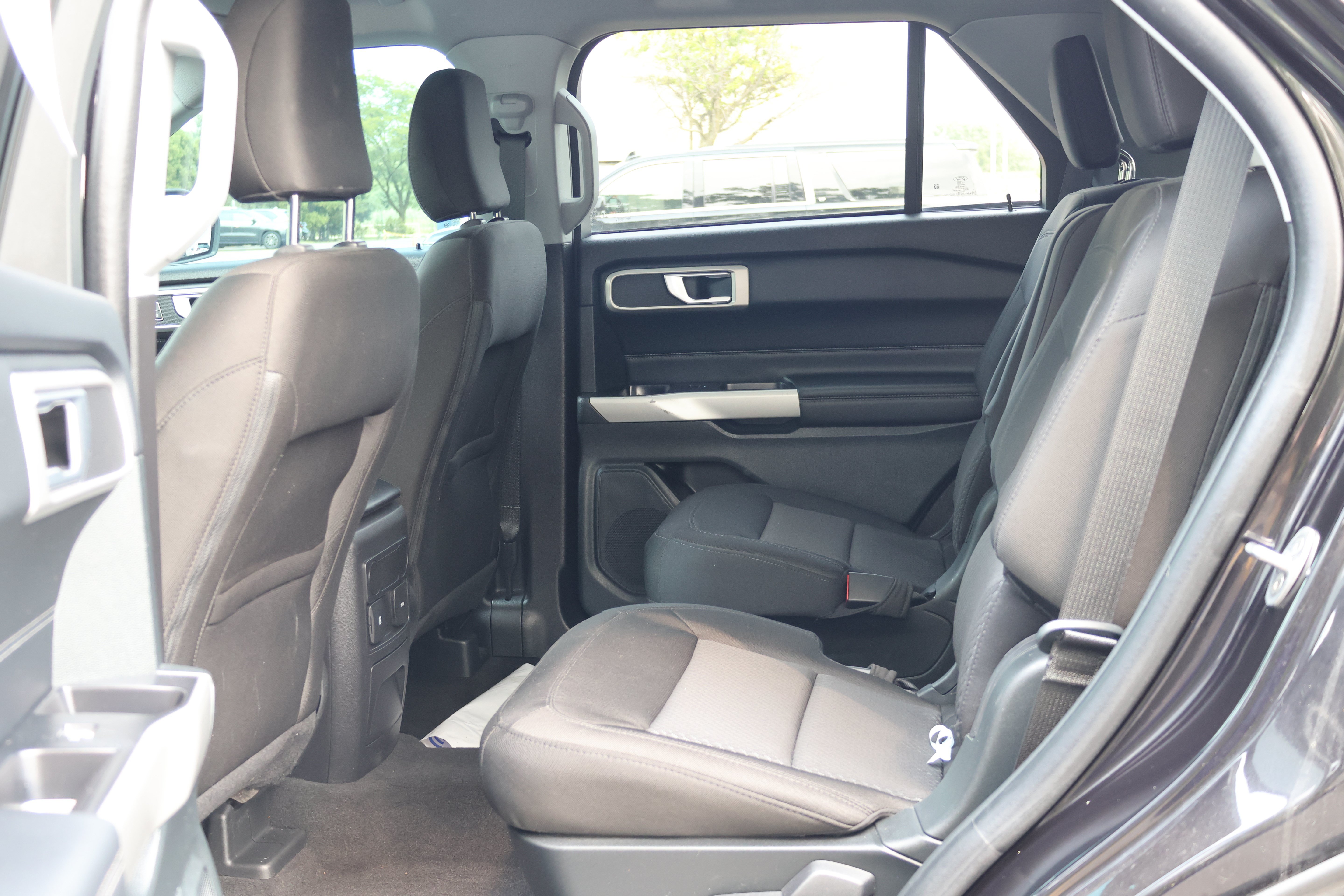Used 2023 Ford Explorer XLT AWD/4WD image 18
