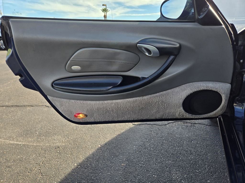 Used 2000 Porsche Boxster image 14