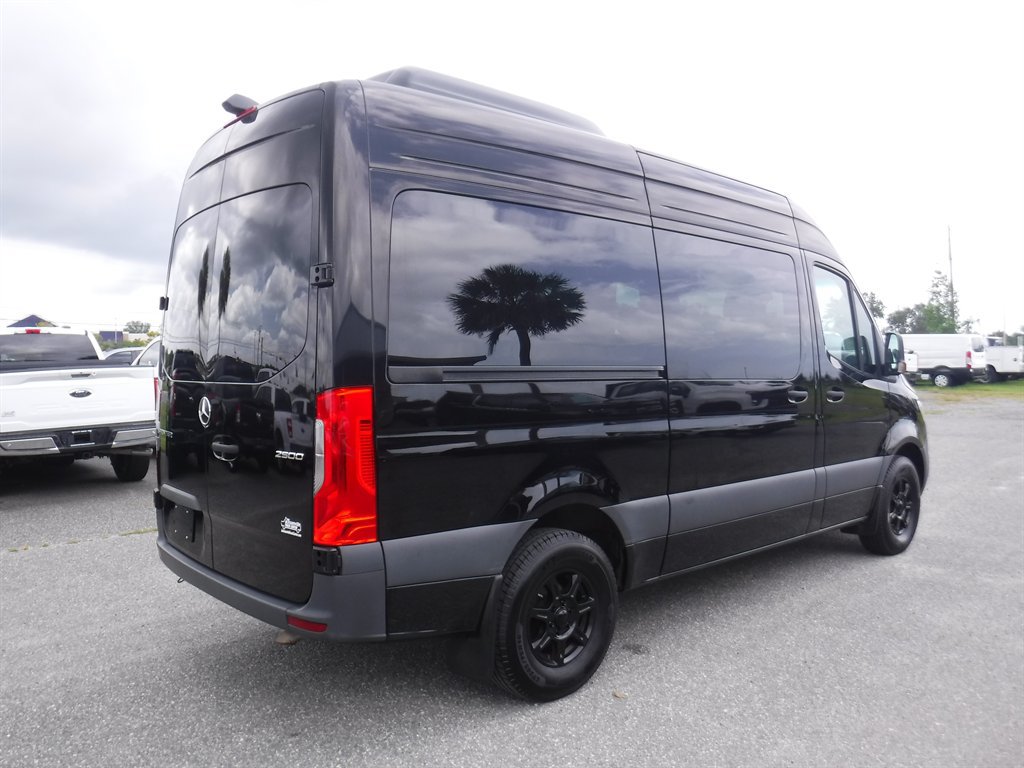 Used 2024 Mercedes-Benz Sprinter 2500 image 2