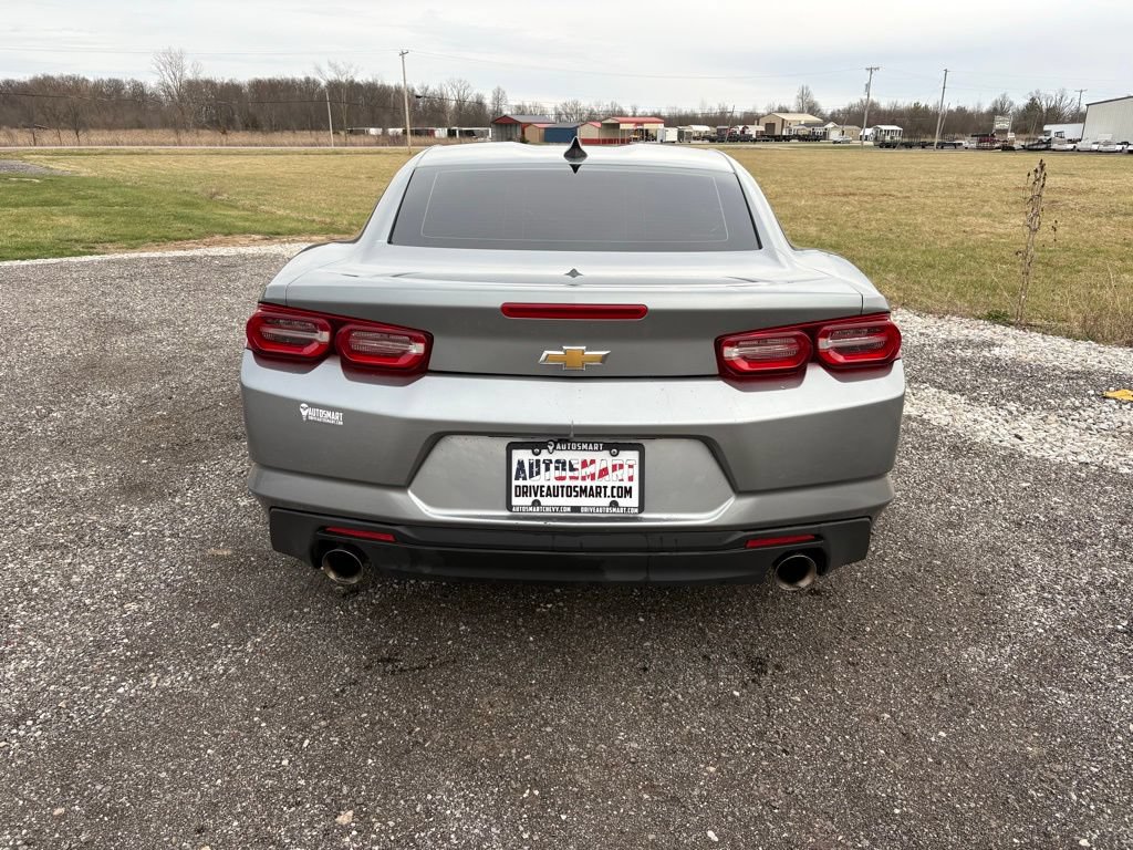 Used 2023 Chevrolet Camaro LT RWD image 4
