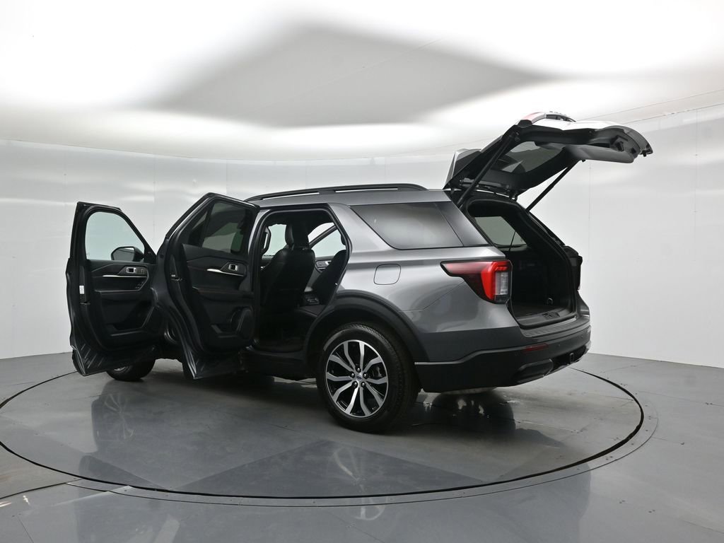 Used 2025 Ford Explorer ST-Line image 37