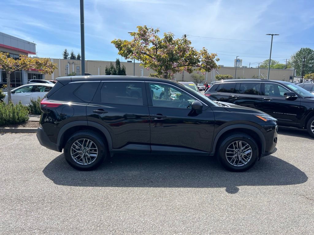 Used 2023 Nissan Rogue S AWD/4WD image 6