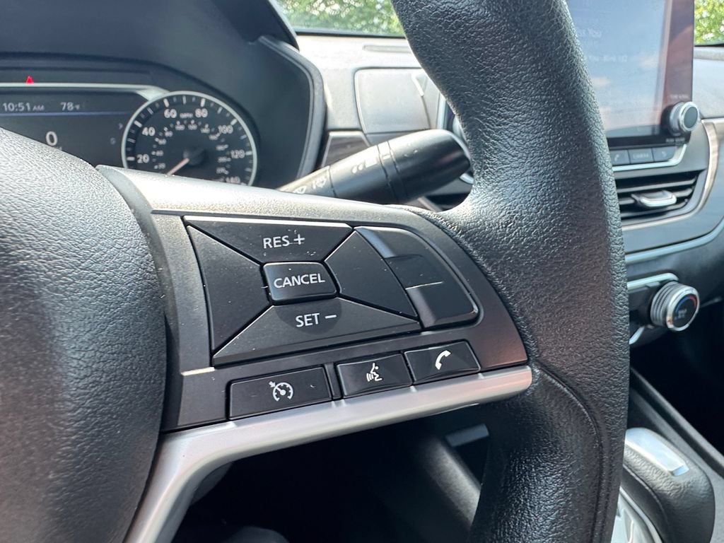 Used 2025 Nissan Altima 2.5 SV FWD image 15
