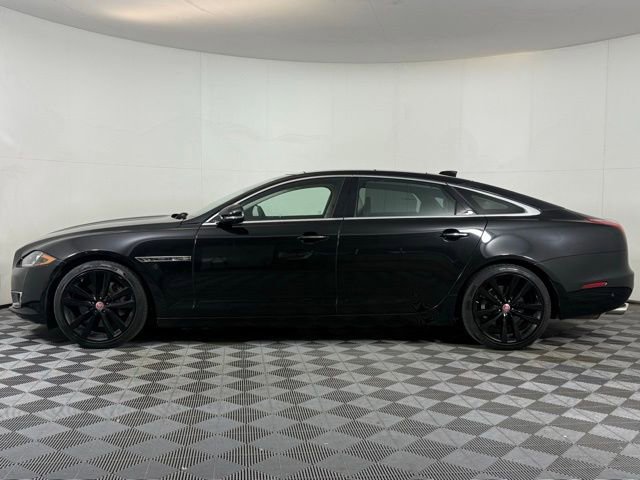 Used 2019 Jaguar XJ L Portfolio image 3