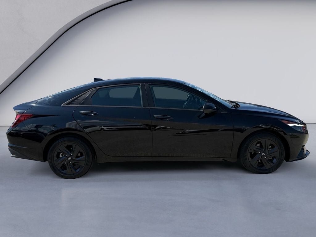 Used 2022 Hyundai Elantra SEL FWD image 6