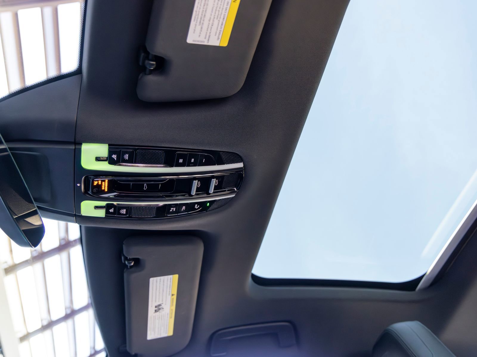 Certified 2023 Porsche Panamera Platinum Edition image 29