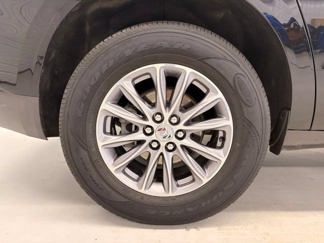 Used 2023 Buick Enclave Essence AWD/4WD image 8