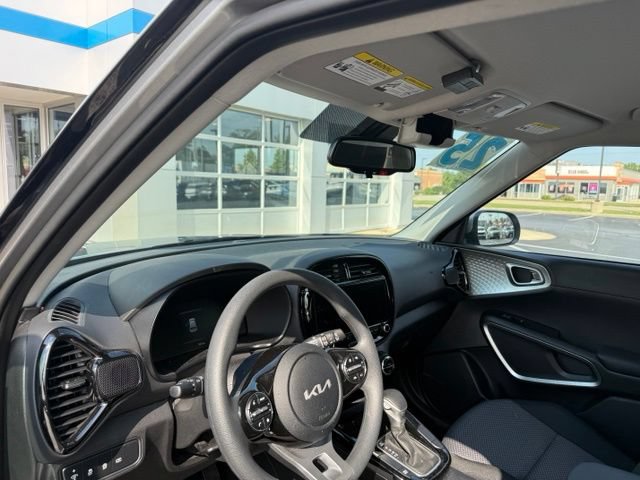Used 2025 Kia Soul S FWD image 7