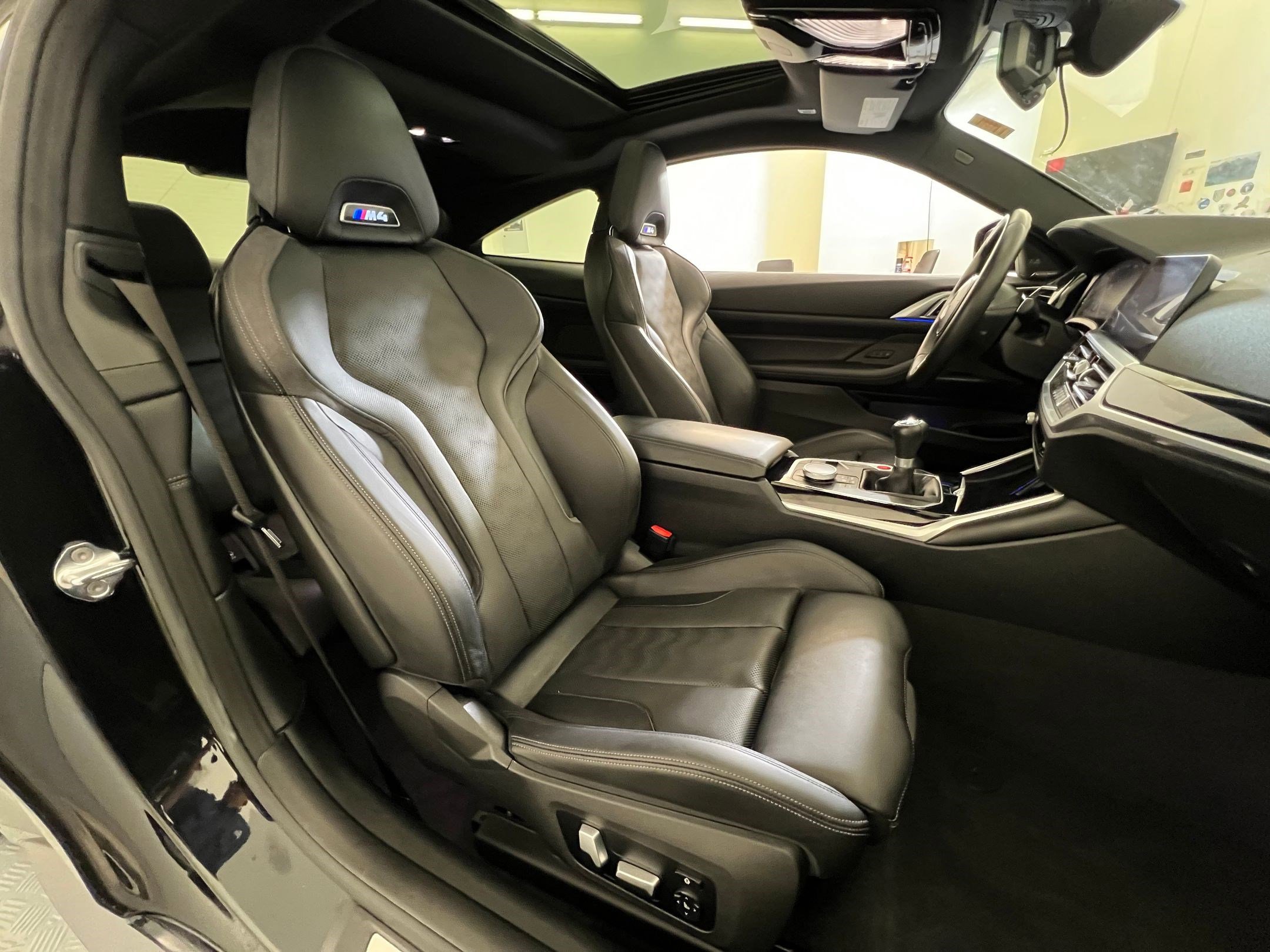 Used 2022 BMW M4 Coupe image 32