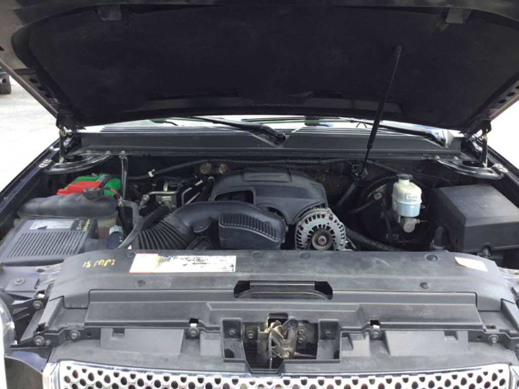 Used 2010 GMC Yukon XL Denali AWD/4WD image 22