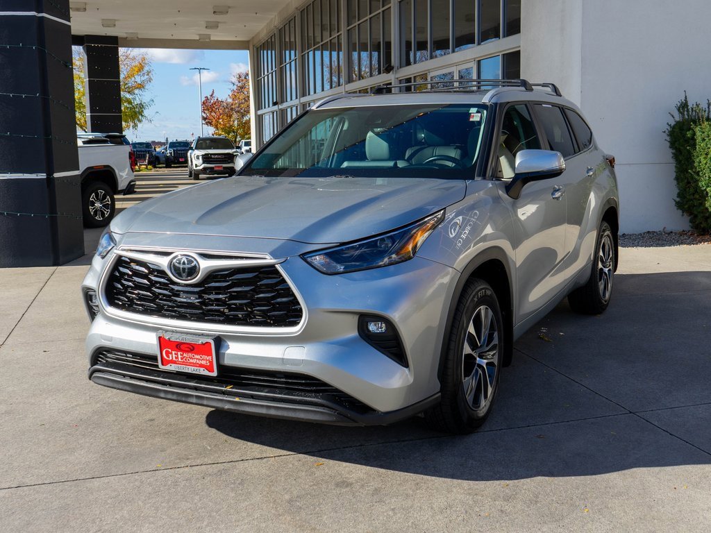 Used 2023 Toyota Highlander L image 3
