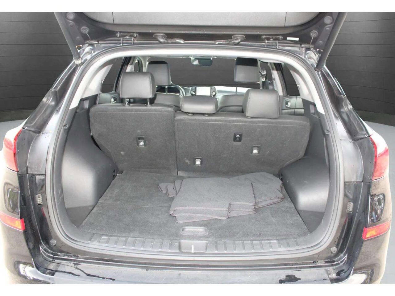 Used 2019 Hyundai Tucson Limited w/ Cargo Package AWD/4WD image 16
