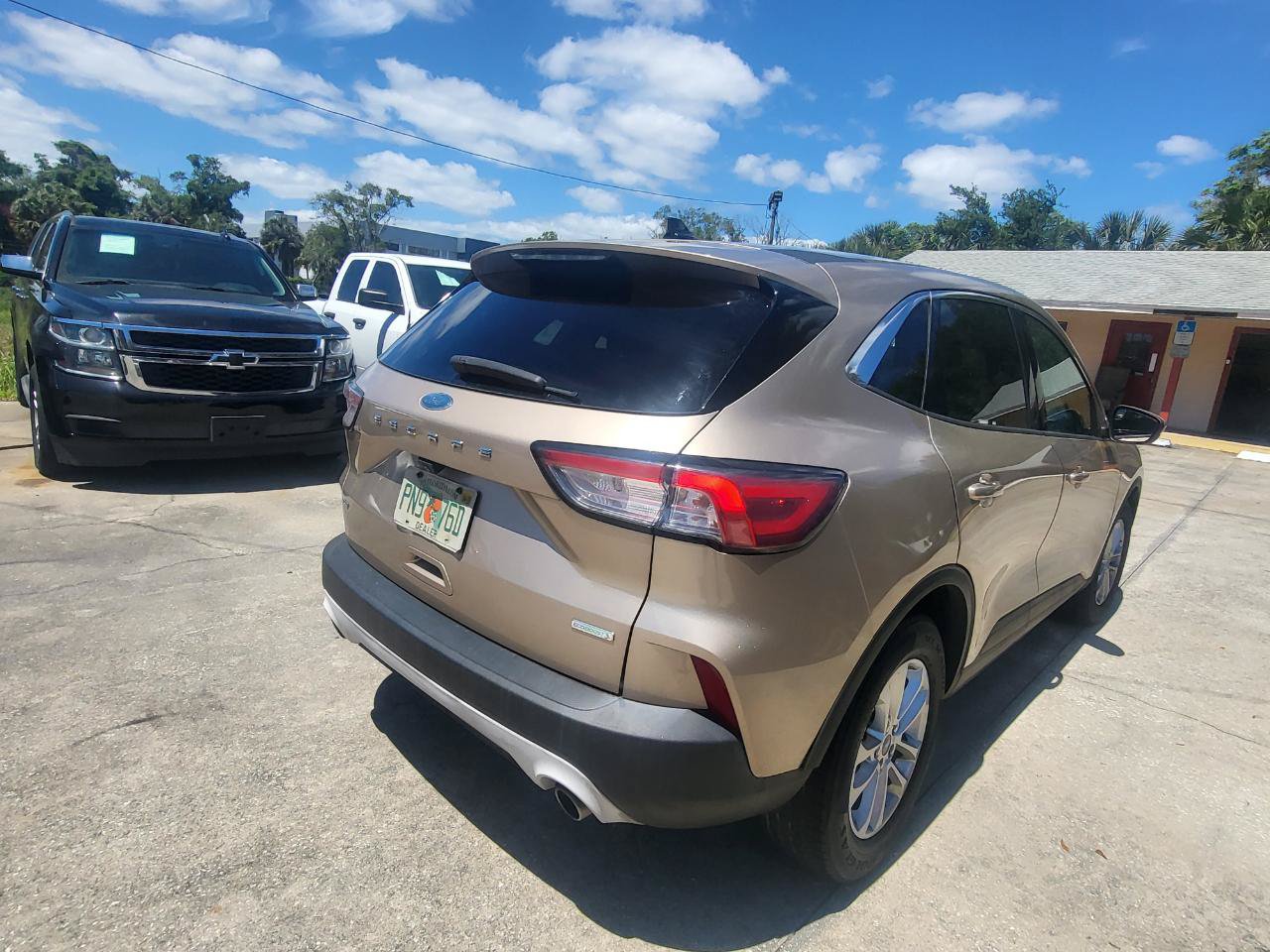 Used 2020 Ford Escape SE FWD image 21