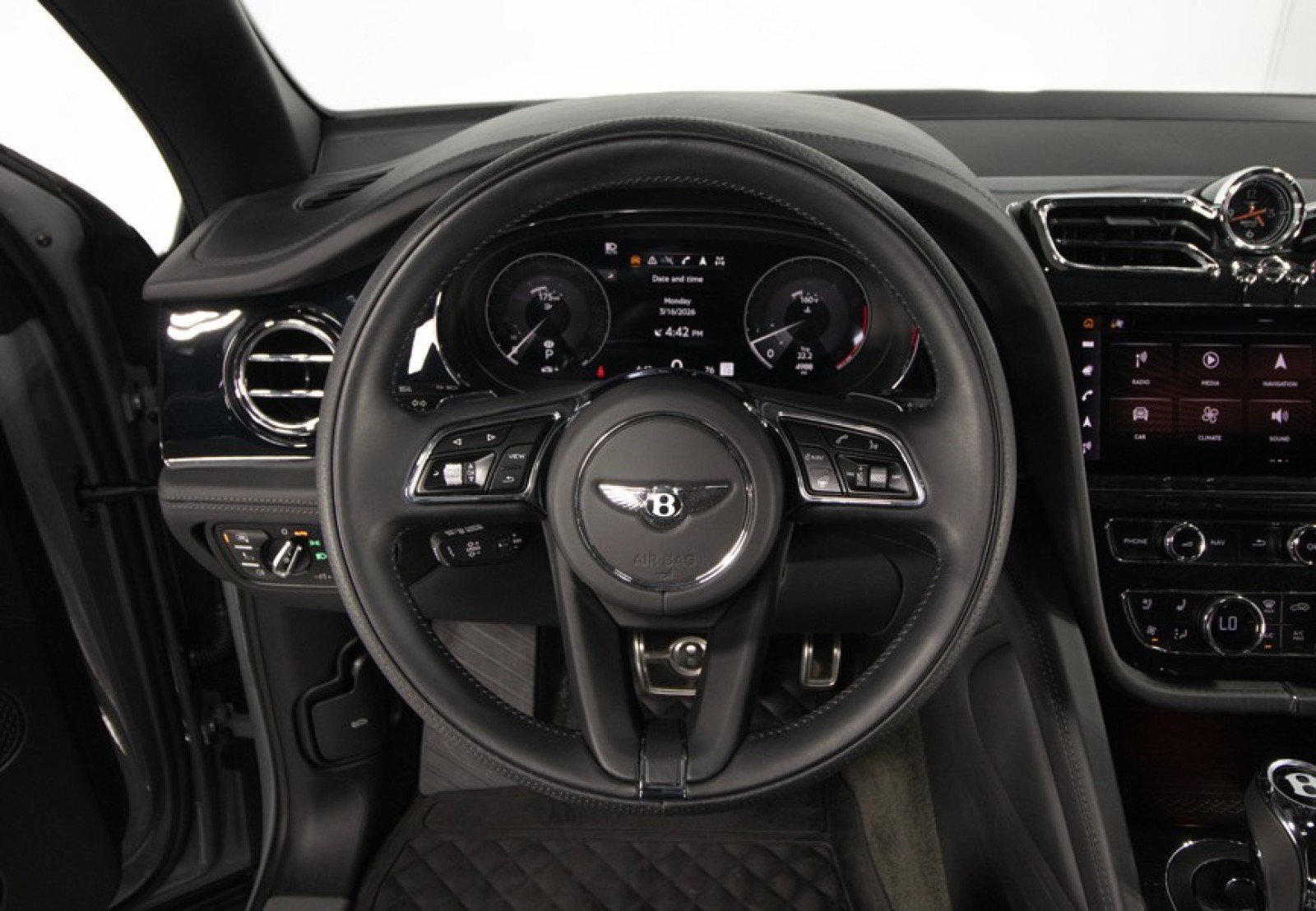 Used 2023 Bentley Bentayga Speed image 30